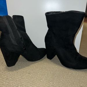 TORRID size 6.5w black suede midi boot